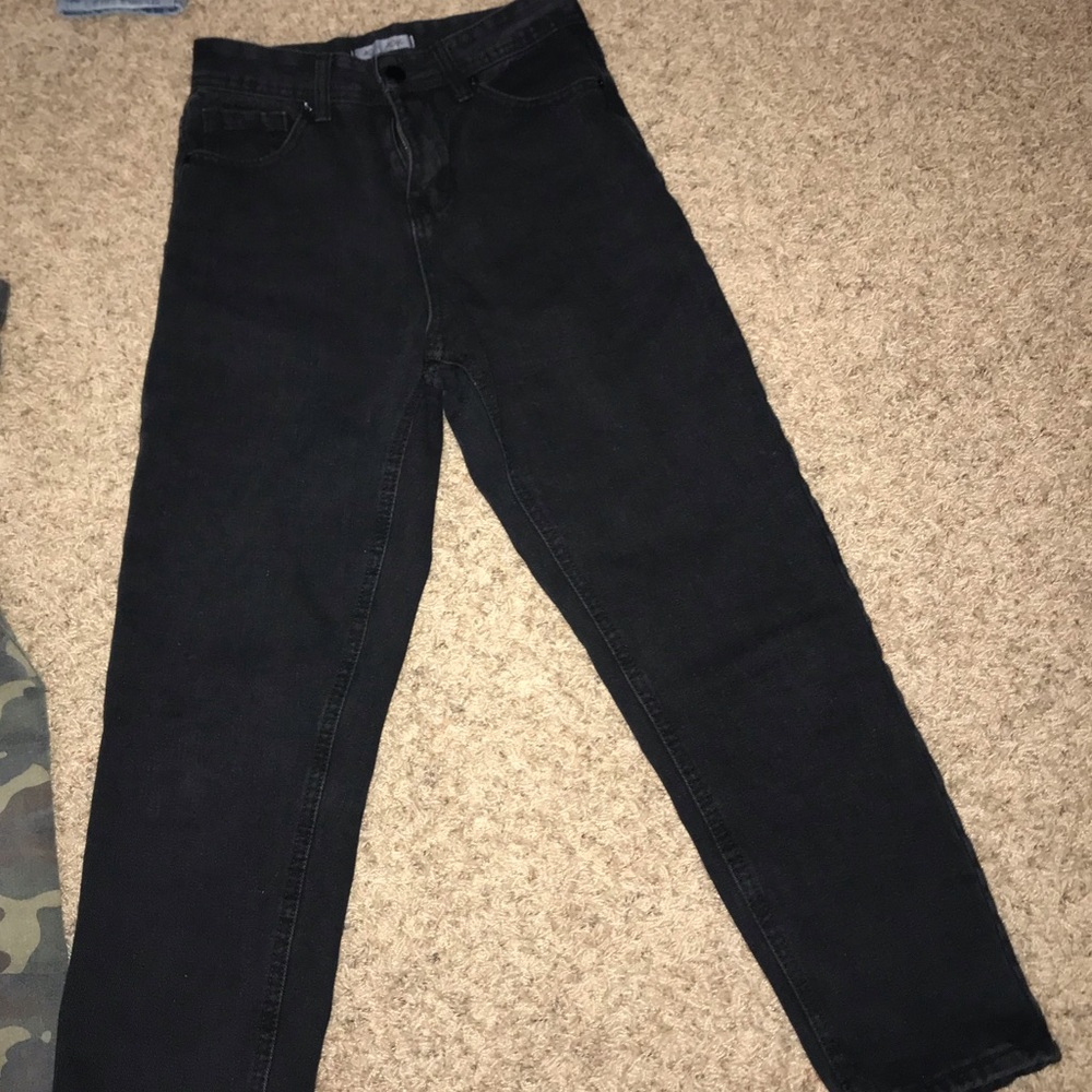 Black boyfriend jeans